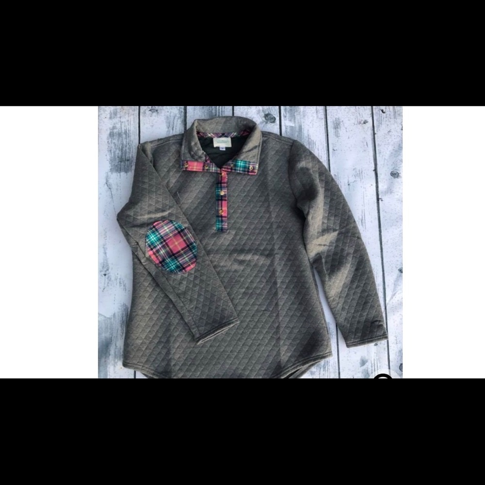 Beautiful long sleeve quilted patch pullover